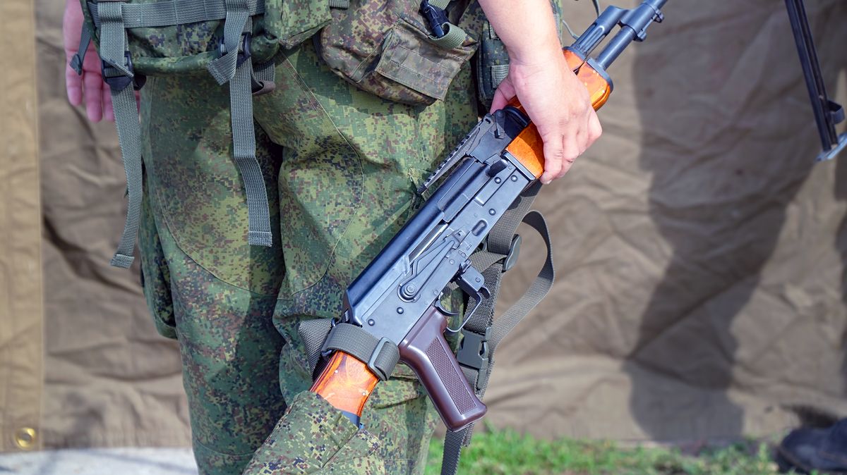 Zeman odsouhlasil 103 českým občanům vstup do ukrajinské armády